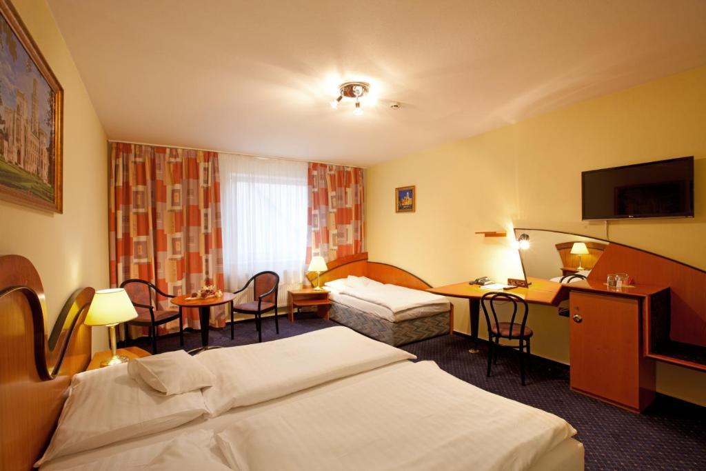 Hotel Savoy Τσέσκε Μπουντεγιόβιτσε Εξωτερικό φωτογραφία