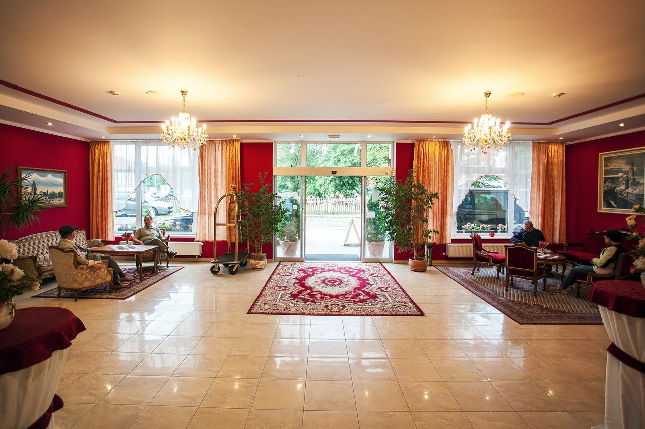 Hotel Savoy Τσέσκε Μπουντεγιόβιτσε Εξωτερικό φωτογραφία