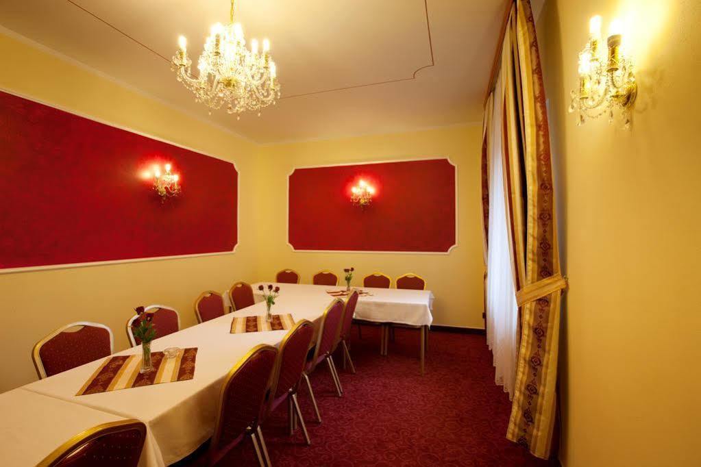 Hotel Savoy Τσέσκε Μπουντεγιόβιτσε Εξωτερικό φωτογραφία