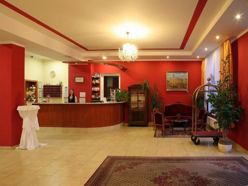 Hotel Savoy Τσέσκε Μπουντεγιόβιτσε Εξωτερικό φωτογραφία